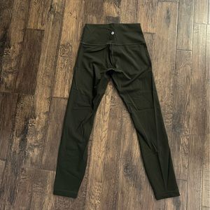 Lululemon Wunder Under Army Green Leggings Size 6 Like new